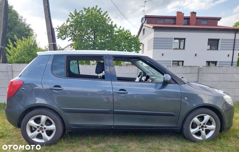 Skoda Fabia 1.6 16V Scout - 3