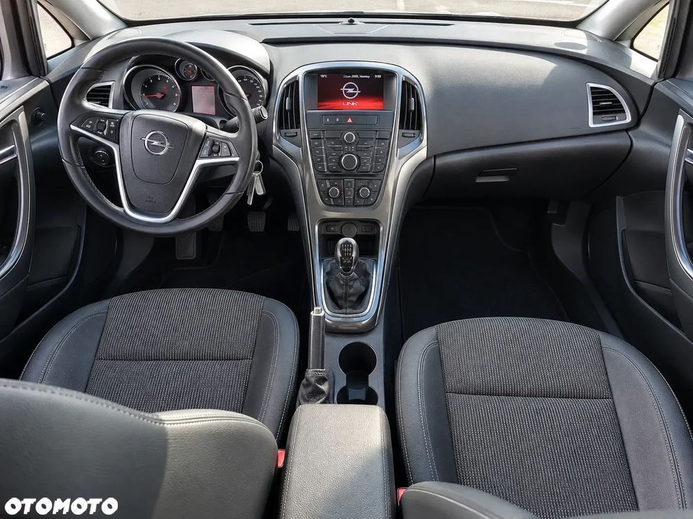 Opel Astra 1.4 T Cosmo - 4