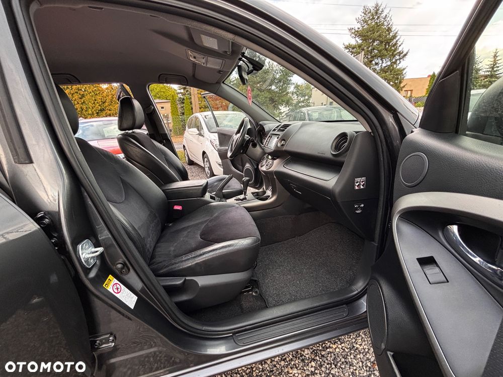 Toyota RAV4 2.0 VVT-i Prestige NAVI MS - 8