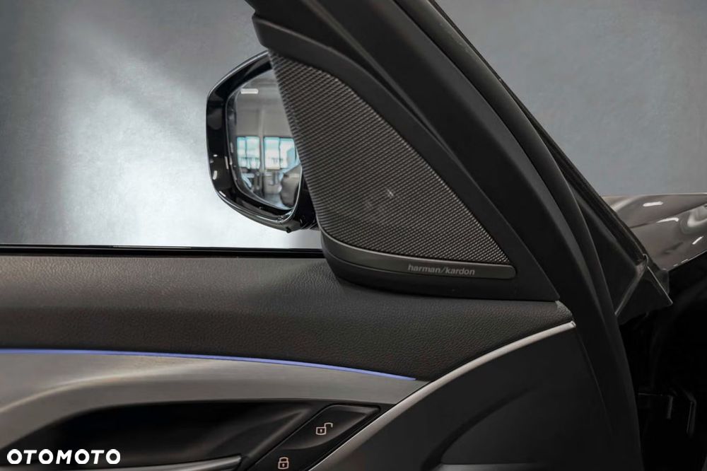 BMW Seria 5 530e M Sport Edition - 14
