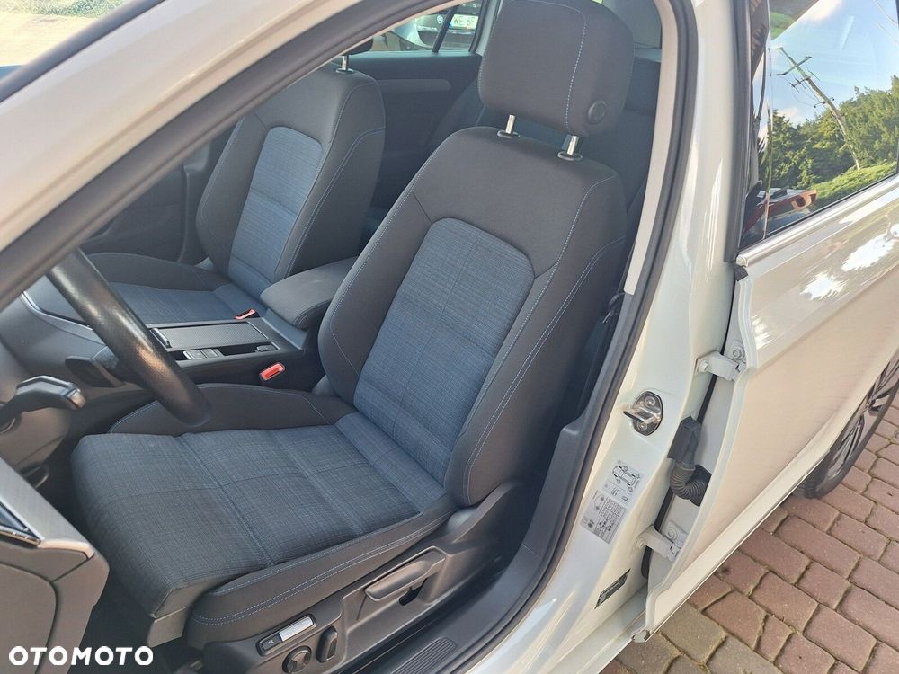 Volkswagen Passat Variant - 18