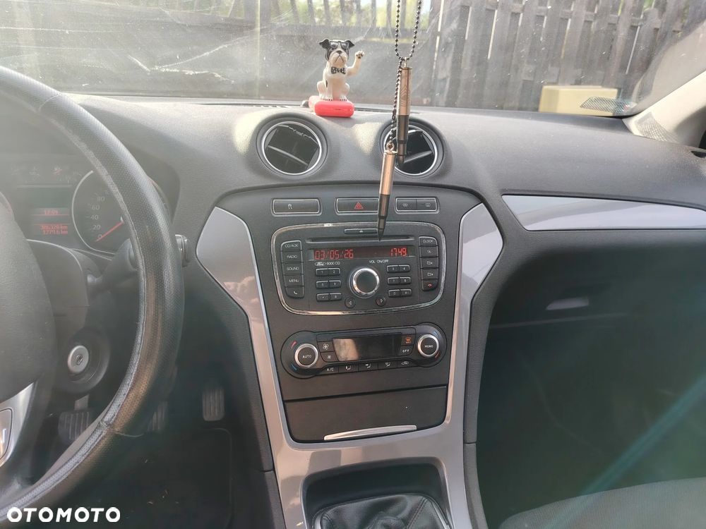 Ford Mondeo 2.0 TDCi Ambiente - 9