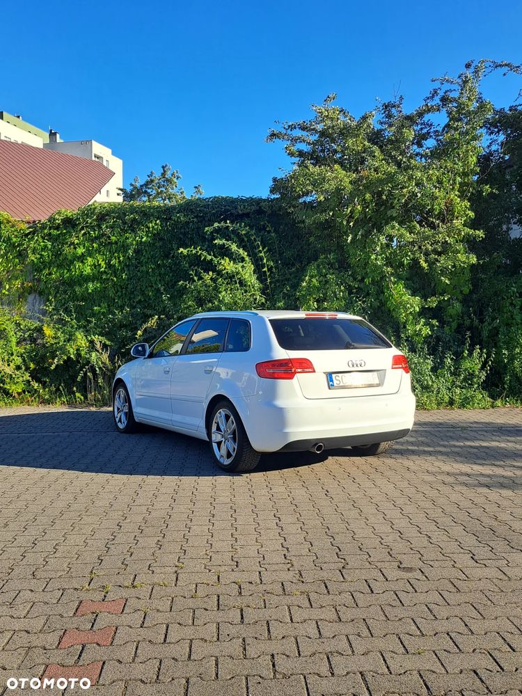 Audi A3 Sportback 1.6 TDI DPF Ambition - 13