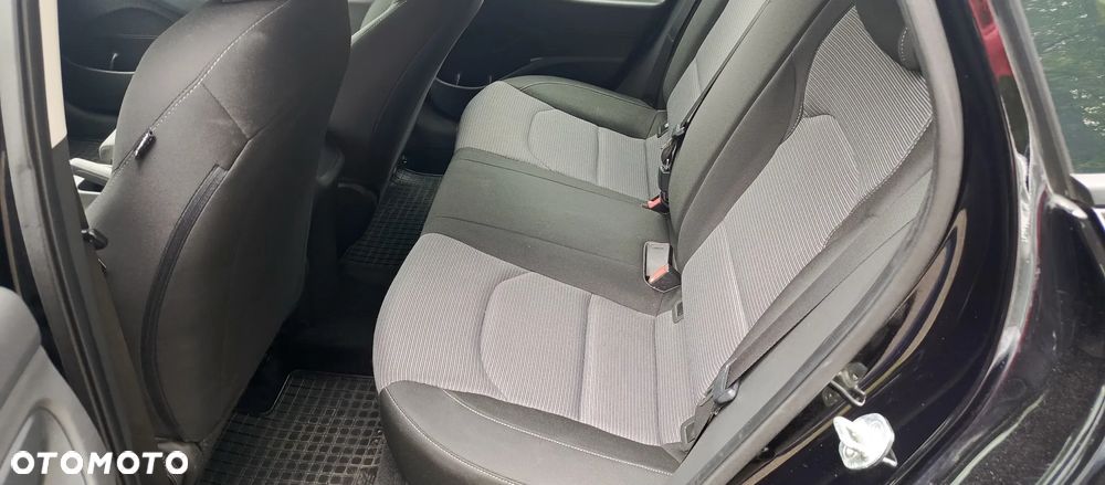 Hyundai i30 1.5 DPI Classic + - 8