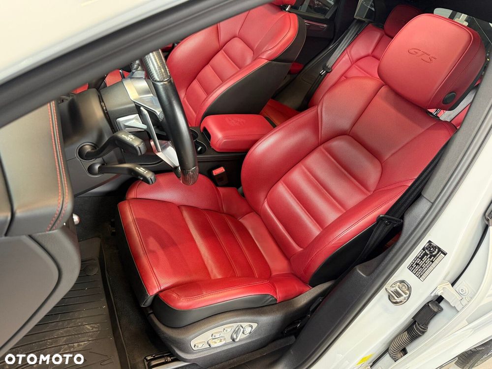 Porsche Macan - 26