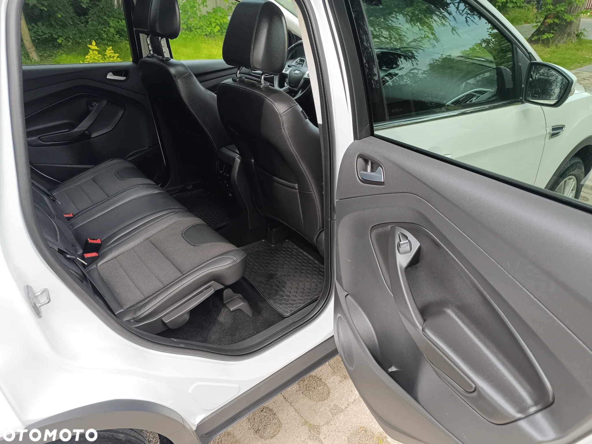 Ford Kuga 1.6 EcoBoost 2x4 Trend - 40