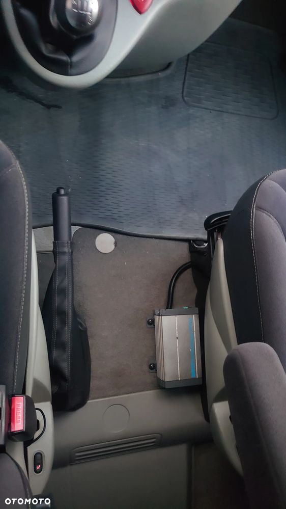 Renault Trafic Grand Passenger Black Edition - 27
