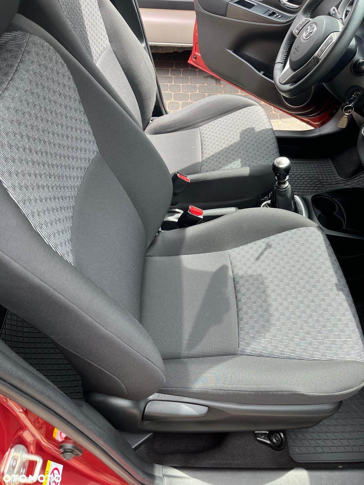 Toyota Yaris 1.33 Premium - 8