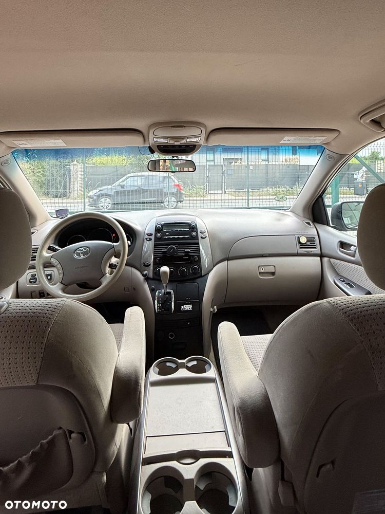 Toyota Sienna - 6