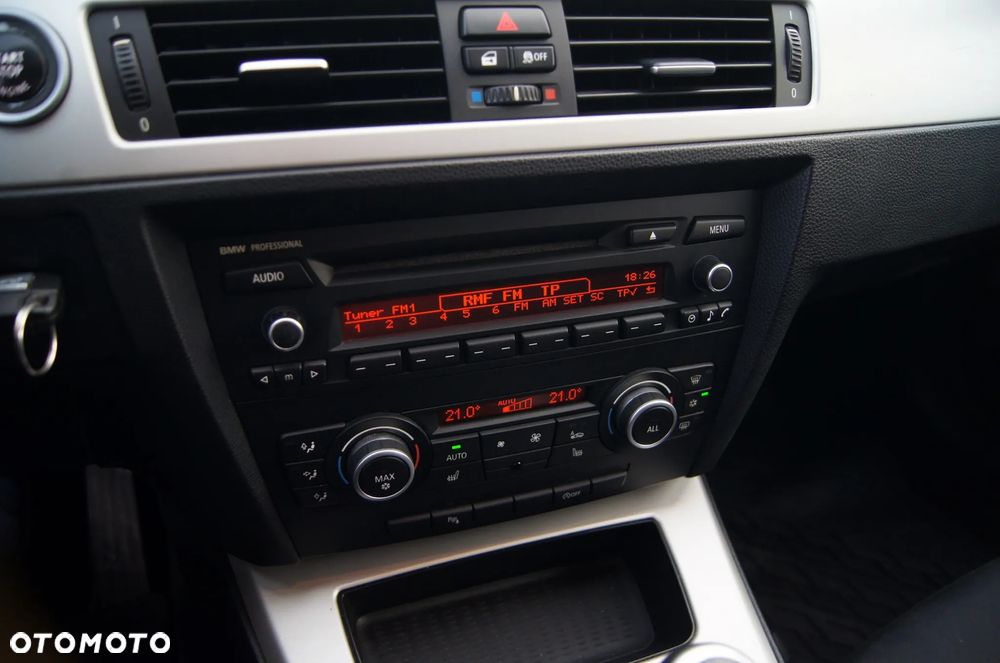 BMW Seria 3 320d - 16