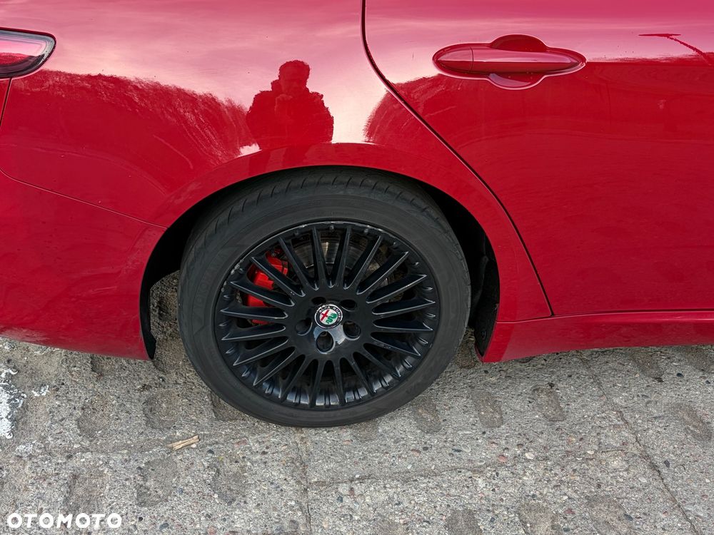 Alfa Romeo Giulia - 5