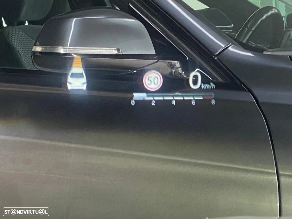 Toyota Camry 2.5 Hybrid Luxury - 29
