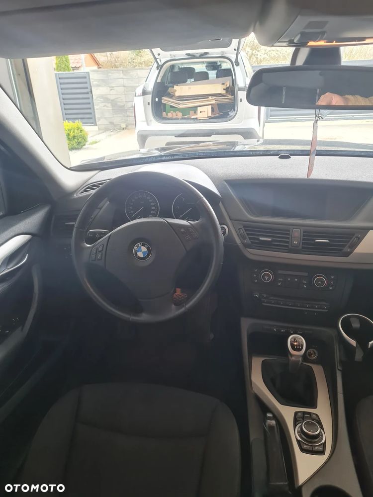 BMW X1 xDrive18d xLine - 8