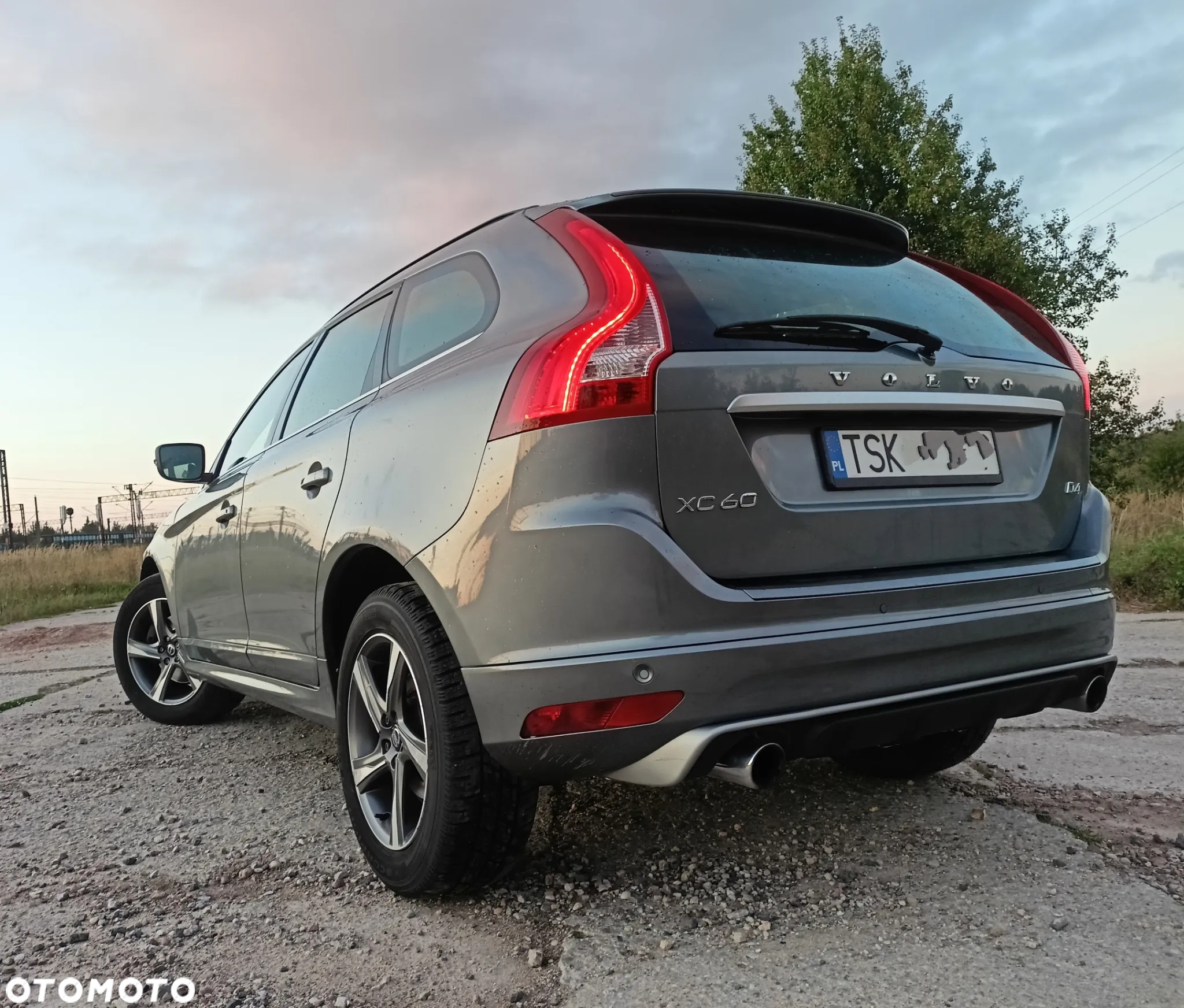 Volvo XC 60 D4 R-Design - 3