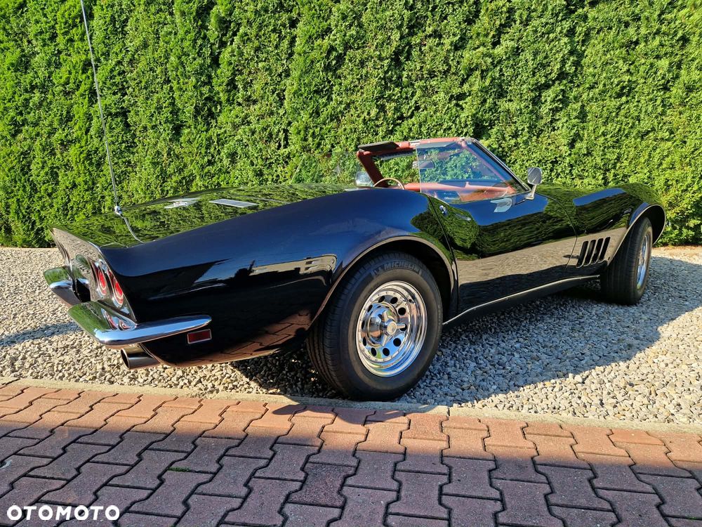 Chevrolet Corvette - 2
