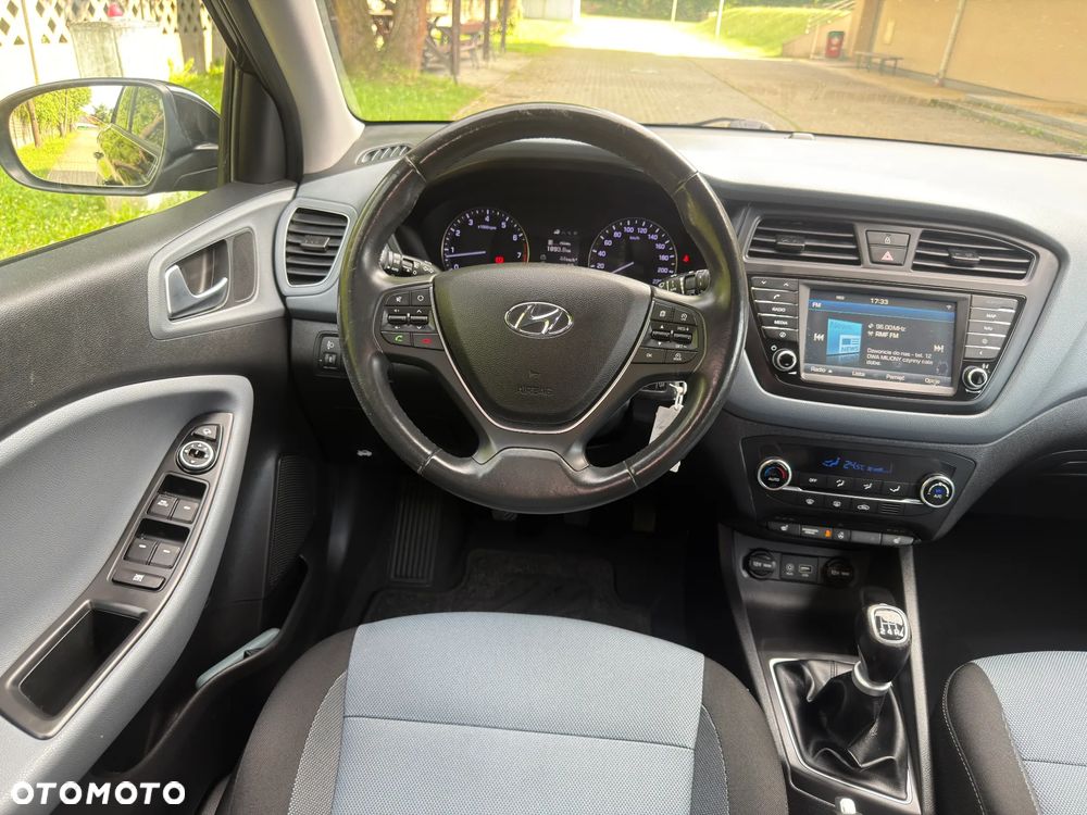 Hyundai i20 1.2 YES Gold - 16