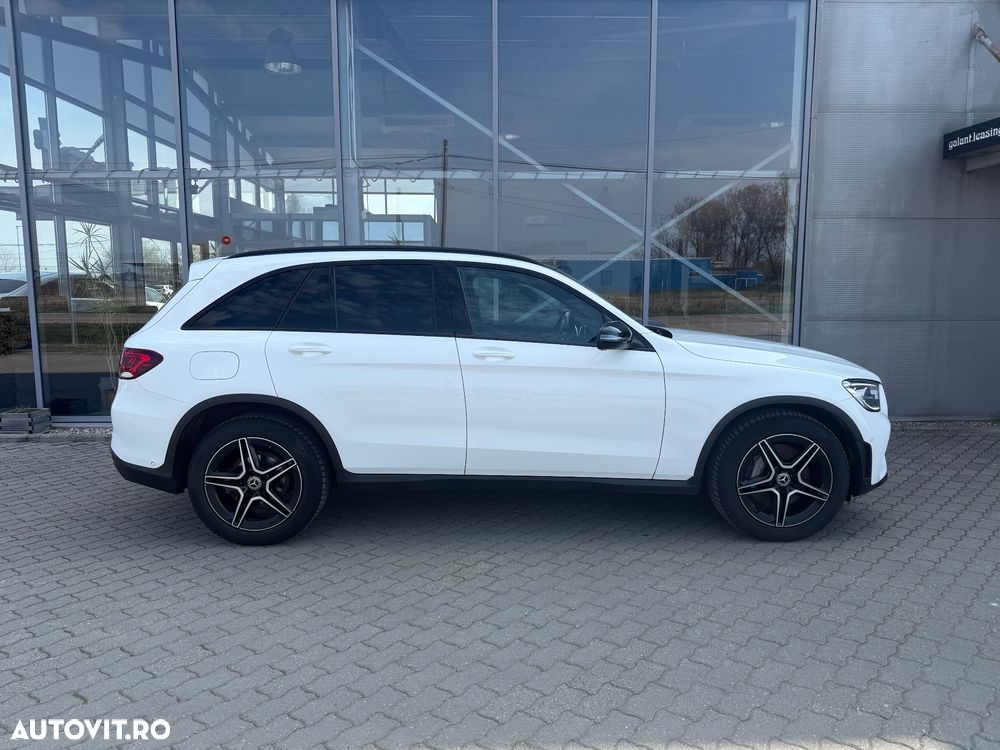 Mercedes-Benz GLC 300 d 4MATIC 9G-TRONIC AMG Line Plus - 2