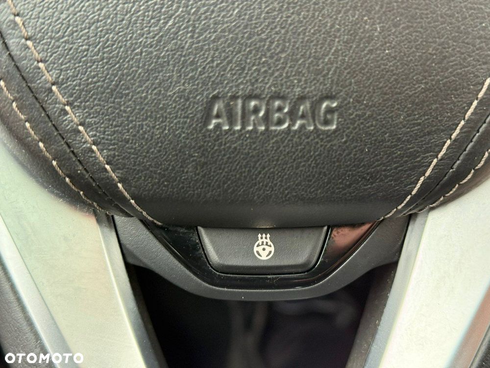 BMW Seria 7 750i xDrive sport - 32