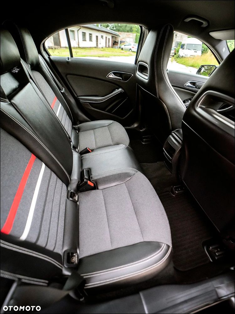 Mercedes-Benz Klasa A 180 (BlueEFFICIENCY) Urban - 33
