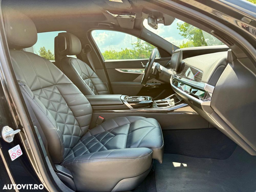 BMW Seria 7 - 29