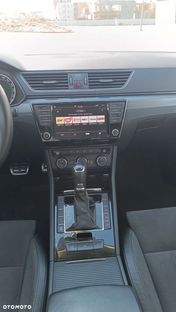 Skoda Superb 2.0 TDI DSG L&K - 25