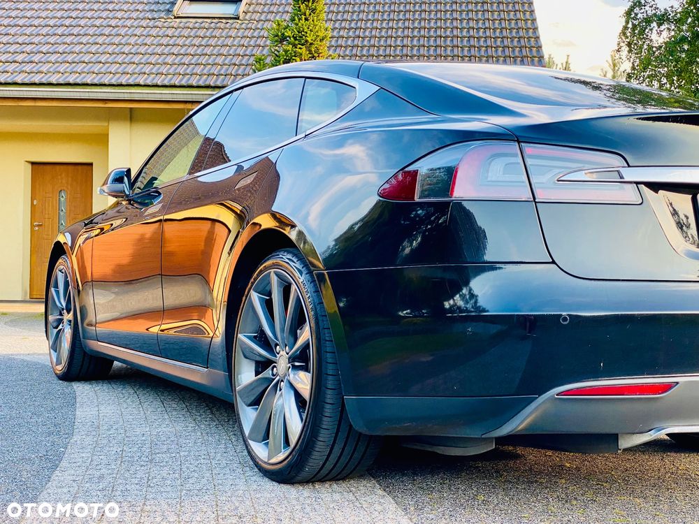 Tesla Model S Performance - 17
