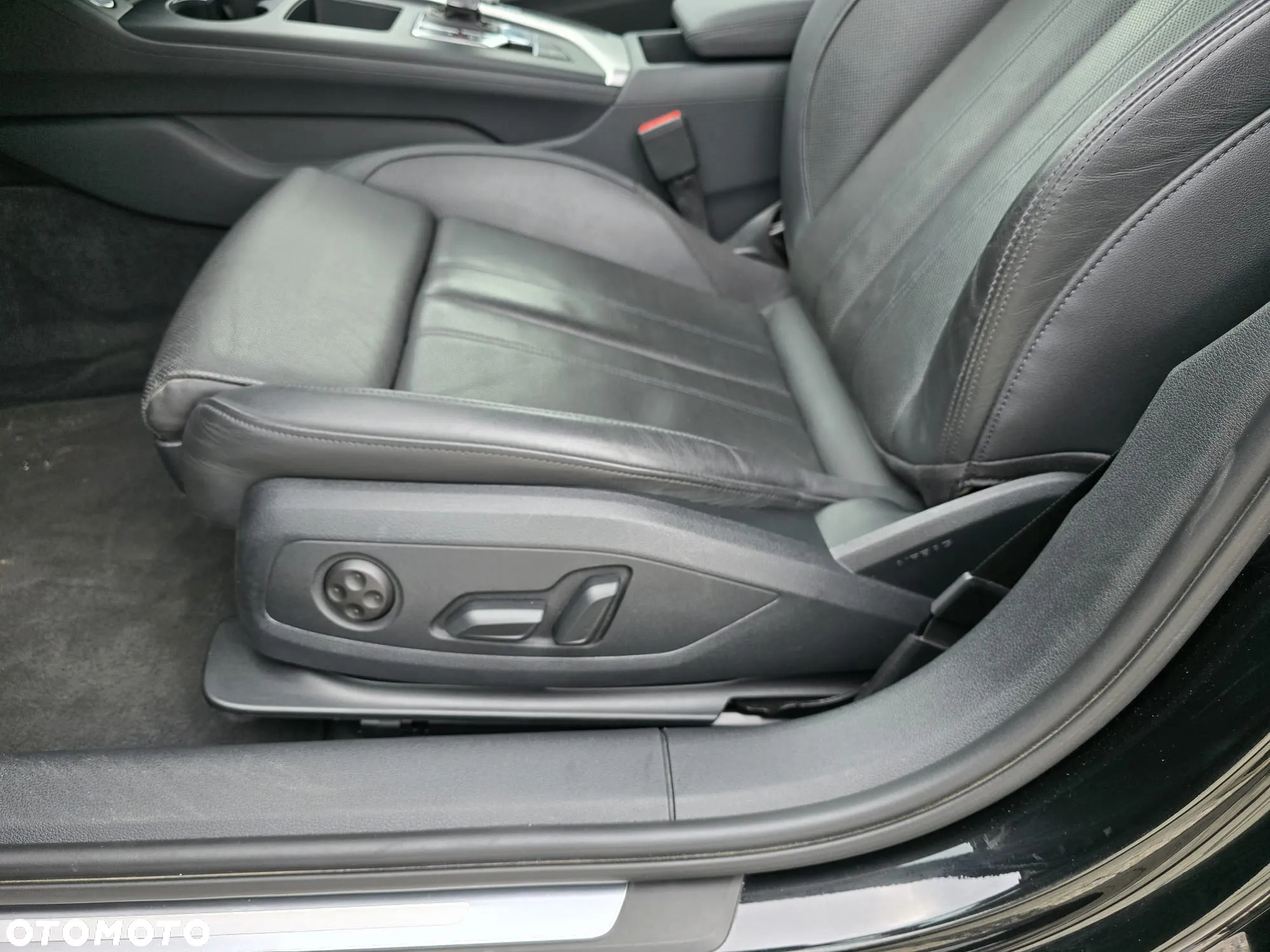 Audi A4 2.0 TDI Quattro Sport S tronic - 24
