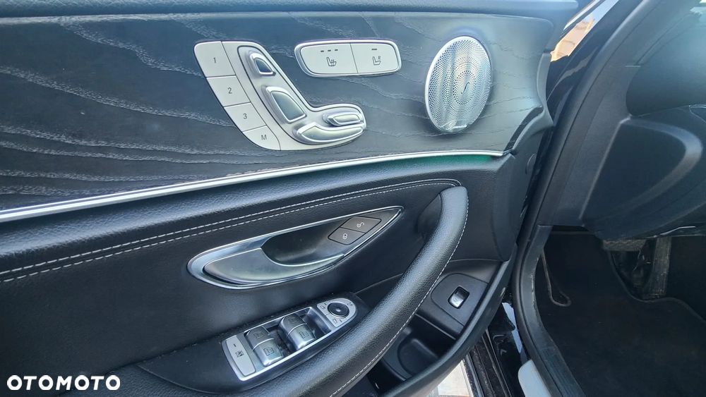 Mercedes-Benz Klasa E - 21