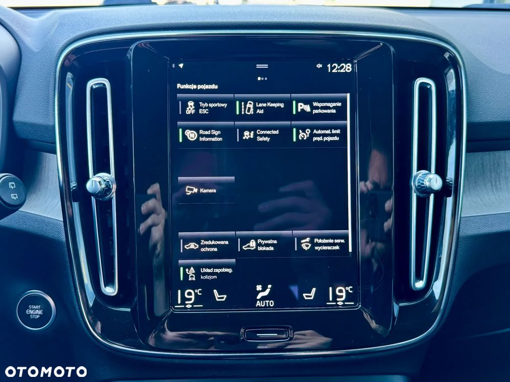 Volvo XC 40 B4 B AWD Inscription - 25