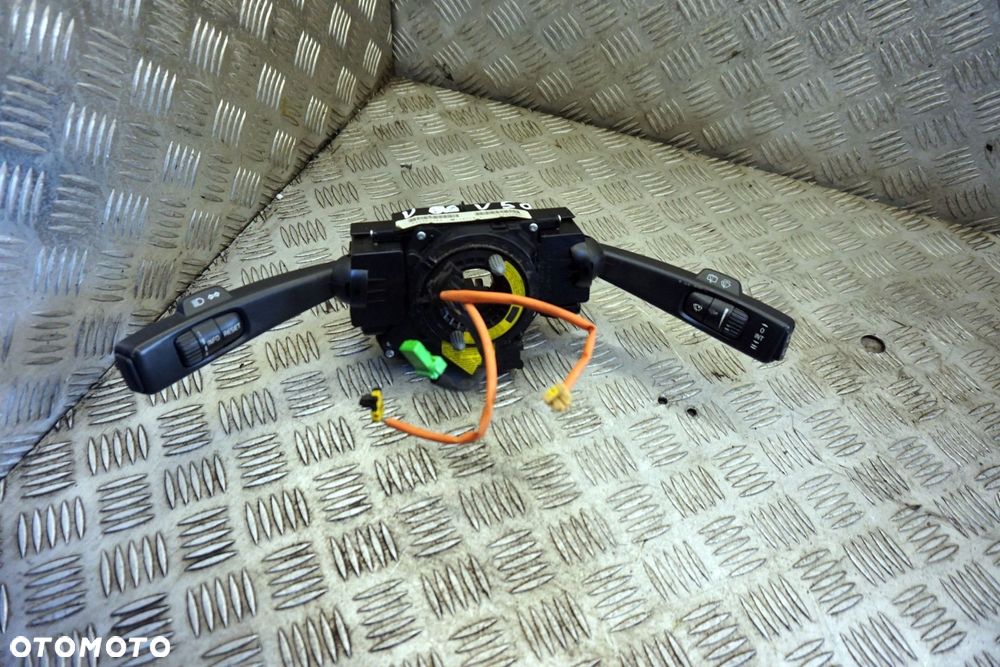 PRZEŁĄCZNIK ZESPOLONY TAŚMA AIRBAG V50  P30772253 VOLVO 2004-2007 - 1