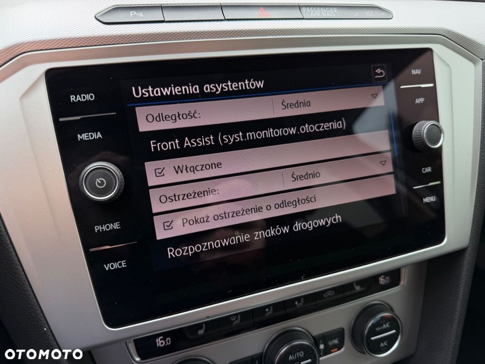 Volkswagen Passat - 27