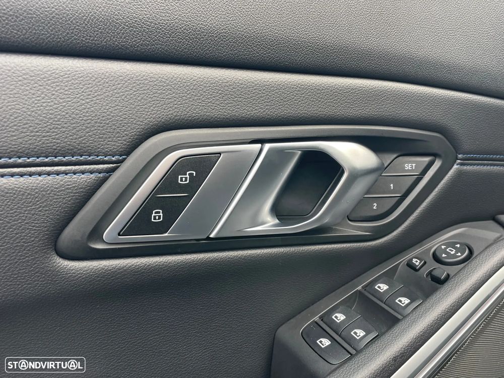 BMW 330 e Pack M Auto - 39