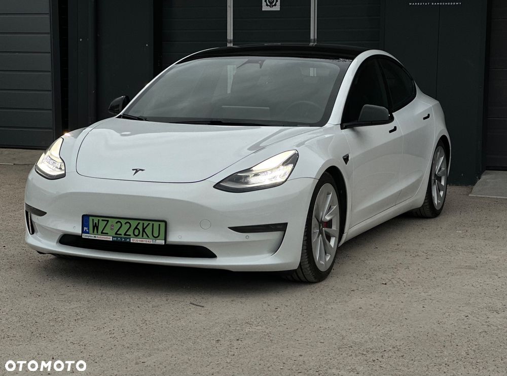 Tesla Model 3 - 8