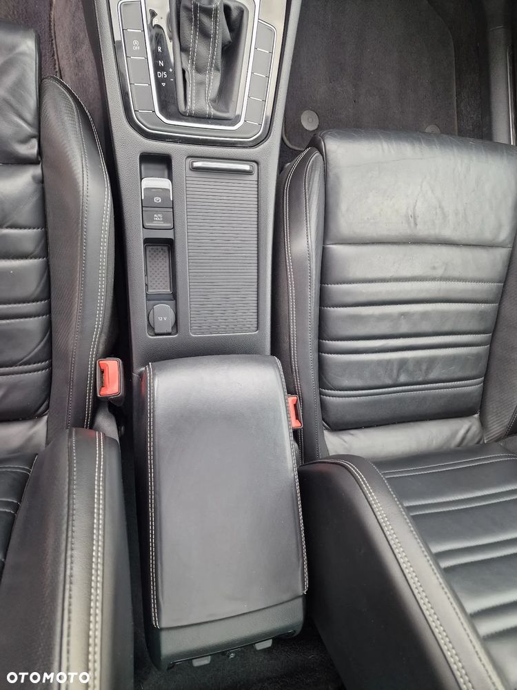 Volkswagen Passat Variant 1.4 TSI ACT (BMT) DSG Highline - 15