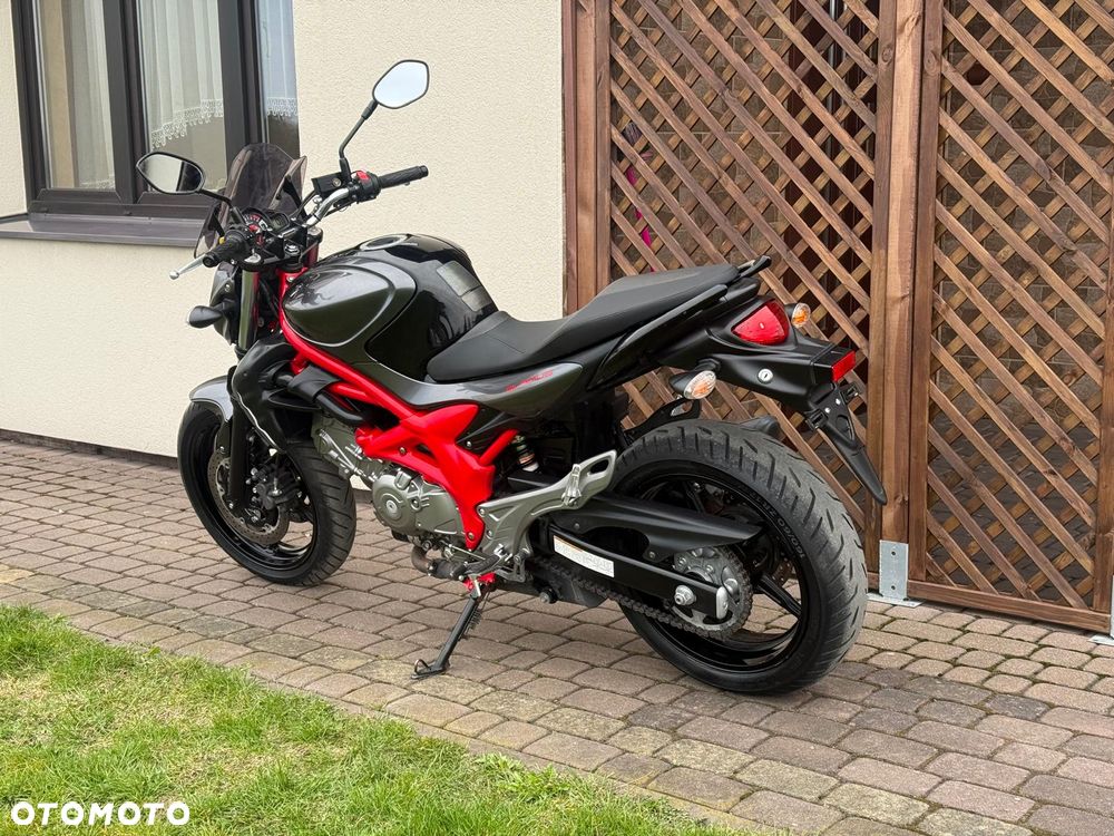 Suzuki Gladius - 7