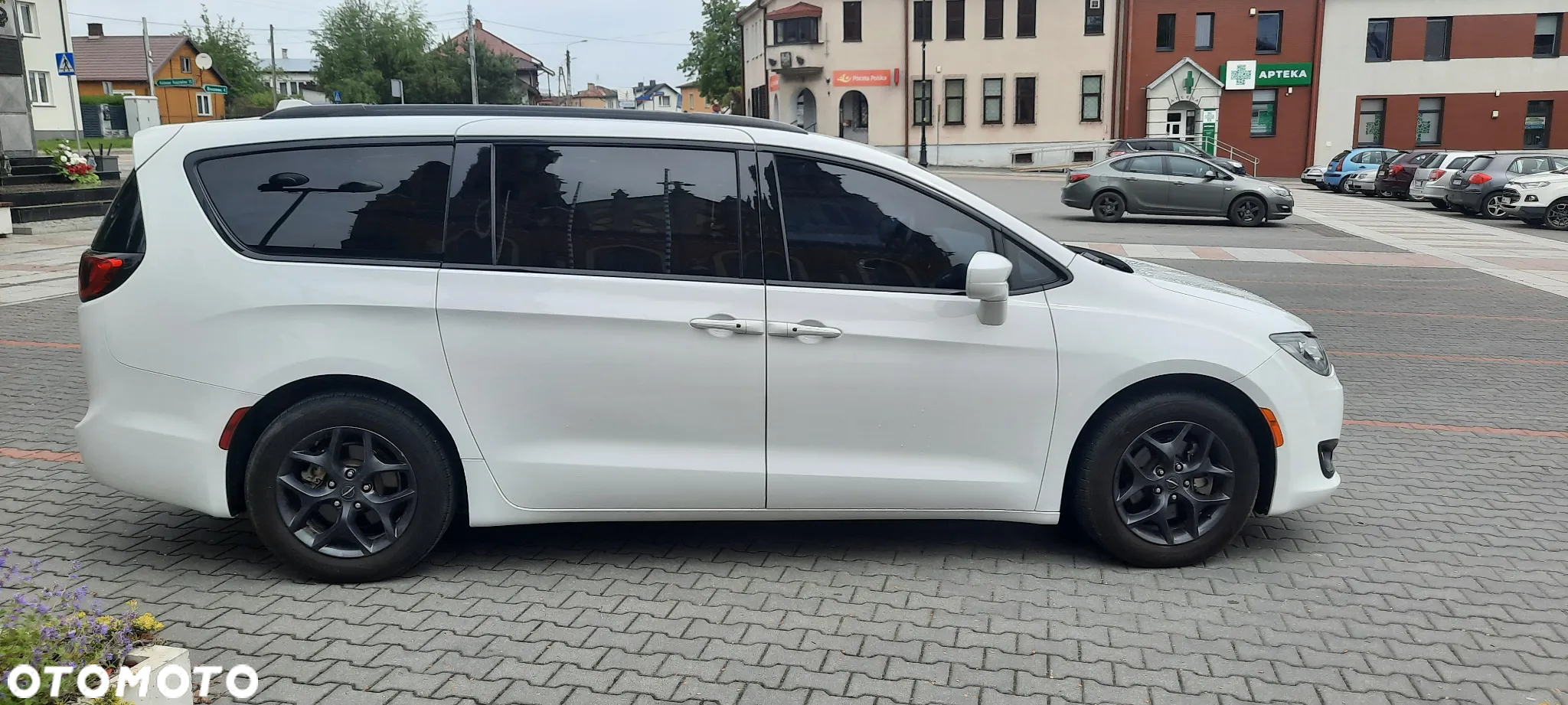 Chrysler Pacifica - 11