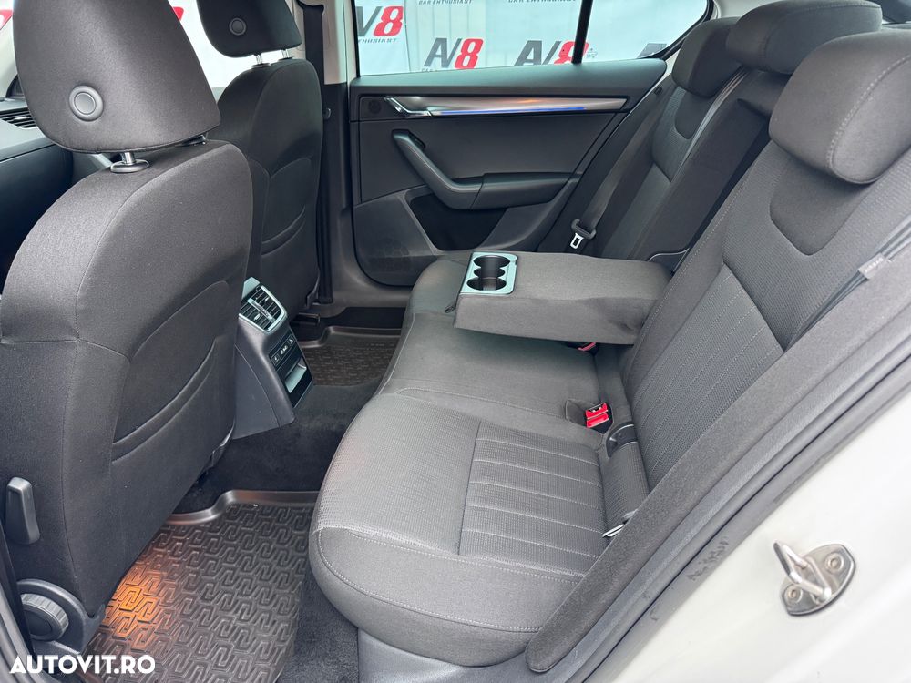 Skoda Octavia 2.0 TDI DSG Style - 18
