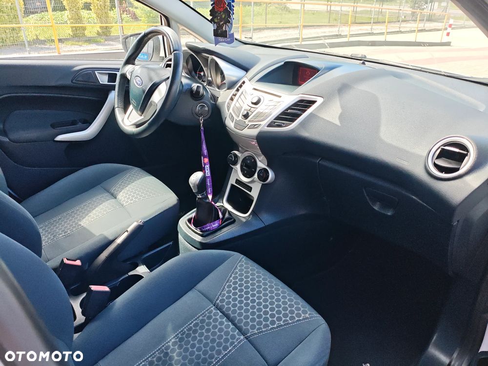 Ford Fiesta - 10