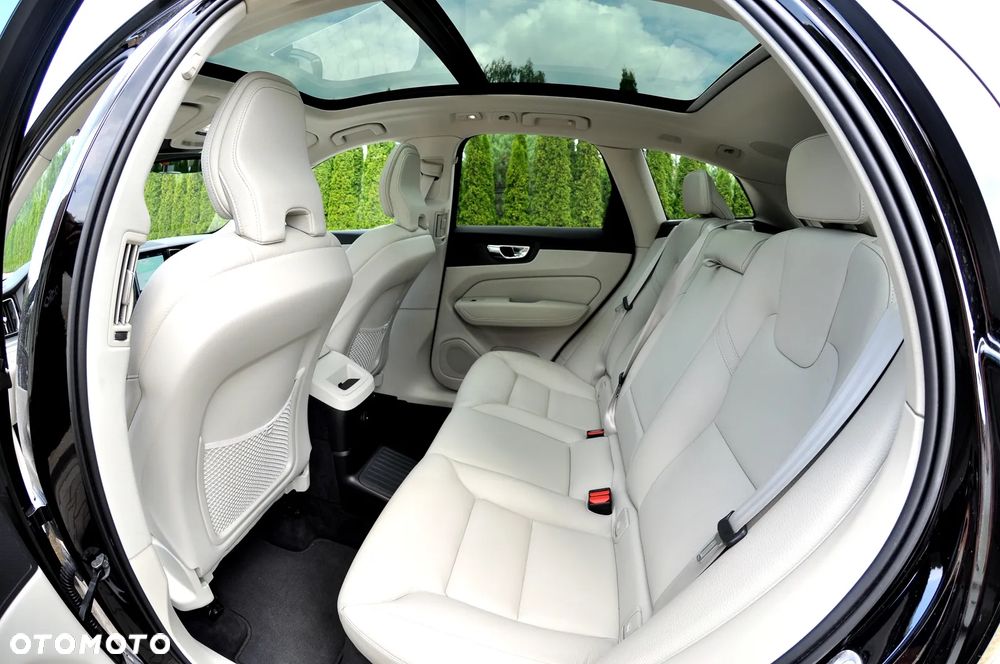 Volvo XC 60 T6 AWD Plug-In Hybrid Inscription - 26