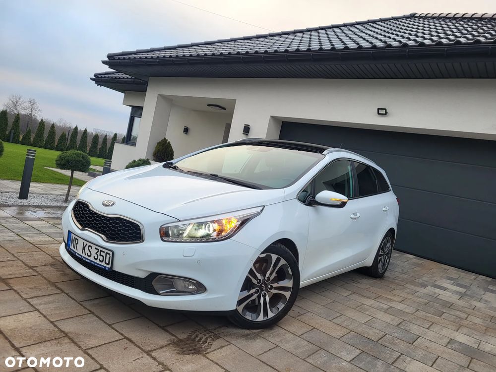 Kia Ceed 1.6 CRDi 128 Platinum Edition - 1