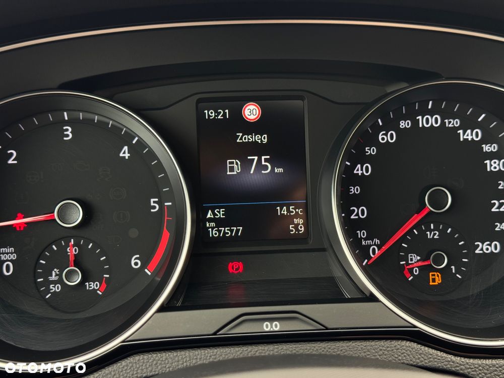Volkswagen Passat Variant 2.0 TDI SCR Business - 39