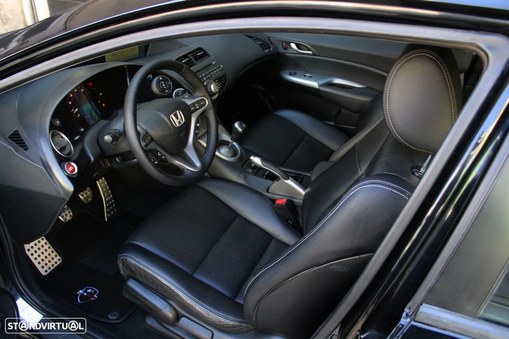 Honda Civic 1.8 Executive NAVI - 23