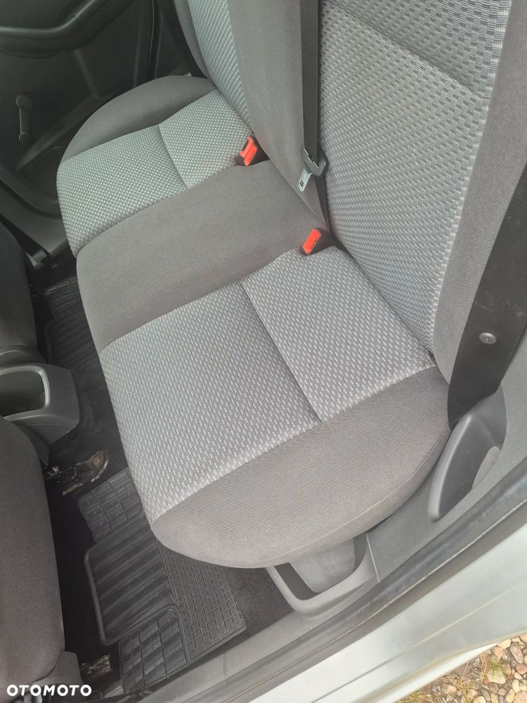Ford Focus 1.6 16V Ambiente - 19