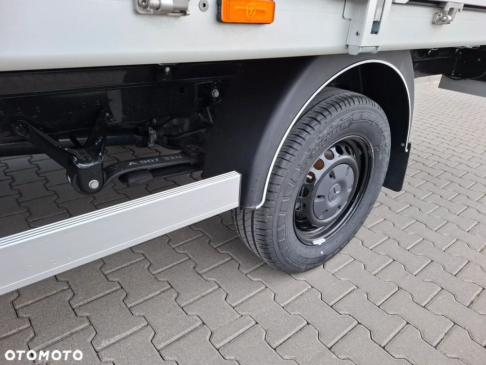 Mercedes-Benz Sprinter - 11