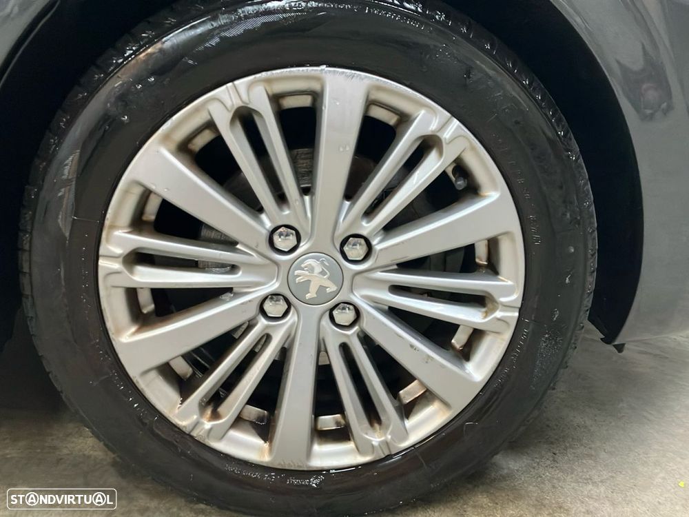 Peugeot 208 - 19