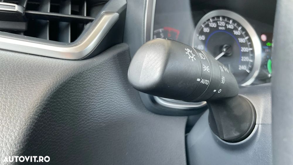 Toyota Corolla 1.8 HSD Business - 29