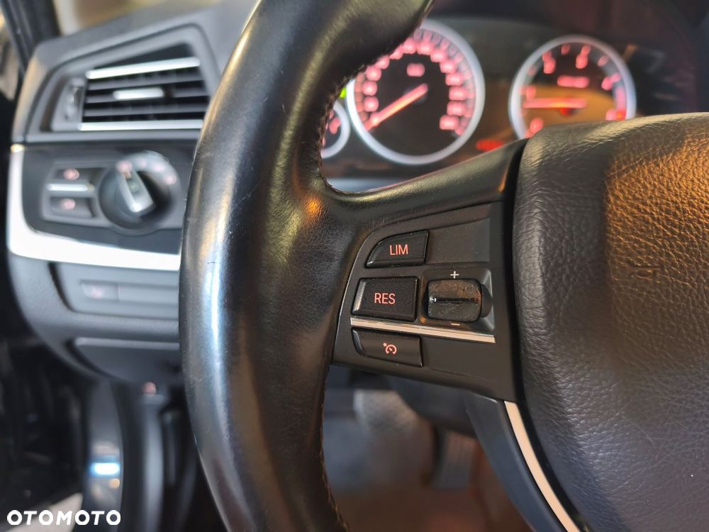 BMW Seria 5 525d - 17