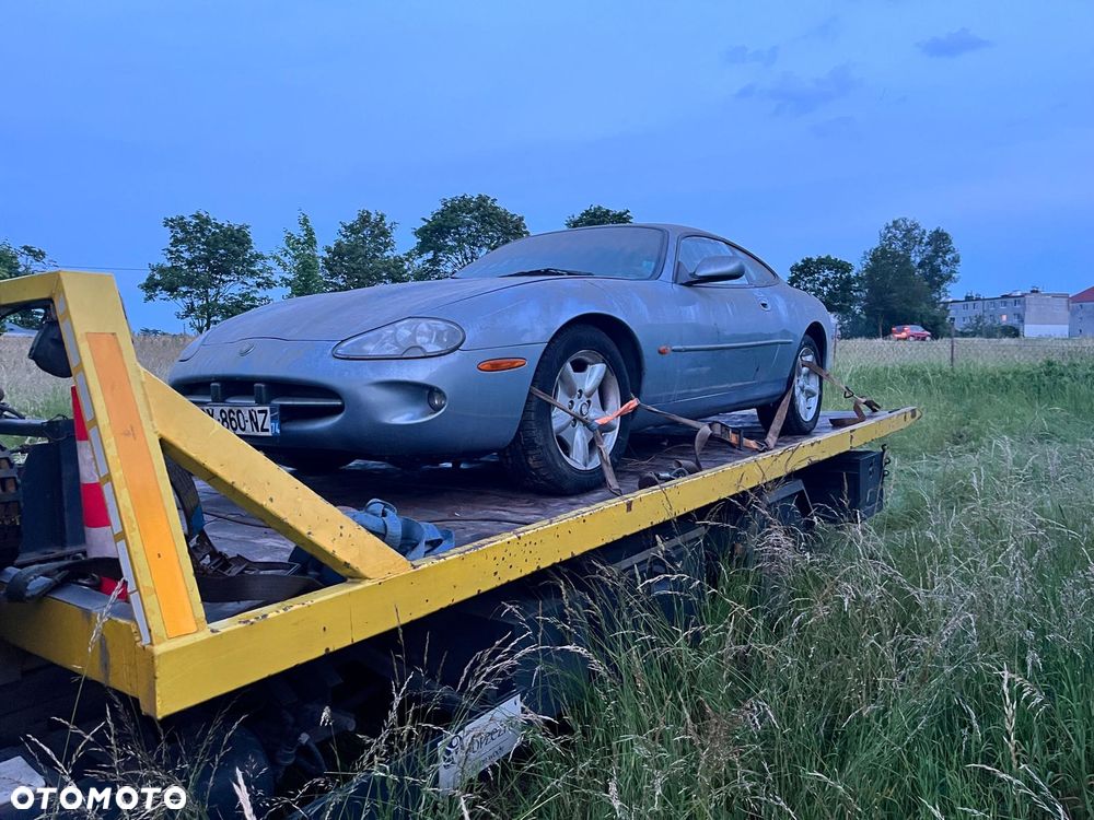 Jaguar XK8 - 22