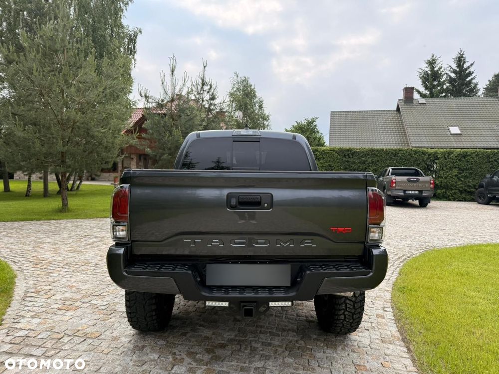 Toyota Tacoma - 7