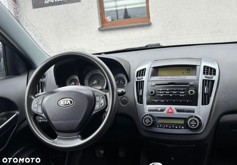 Kia Ceed - 21